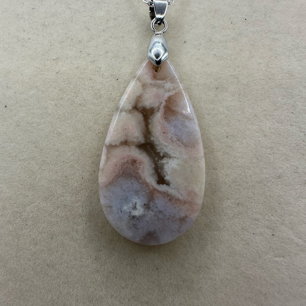 Beautiful Flower Agate Teardrop Pendant Necklace on Silver Box Chain - Picture 5 of 9
